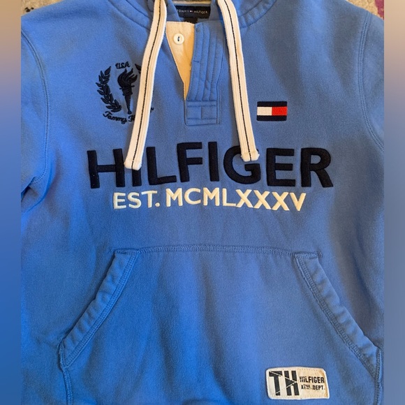 Tommy Hilfiger baby blue comfy hooded sweatshirt! - Picture 2 of 3